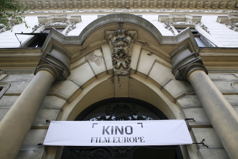 Sign on the Palace